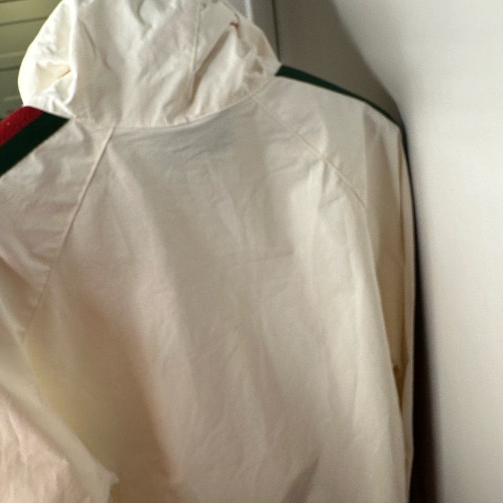 Men’s Gucci windbreaker off-white jacket w hood Size 46 NWTChest 25’, Length 28’ - Picture 3 of 14